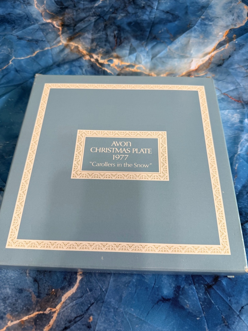 Avon Christmas plate 1977 NIB
